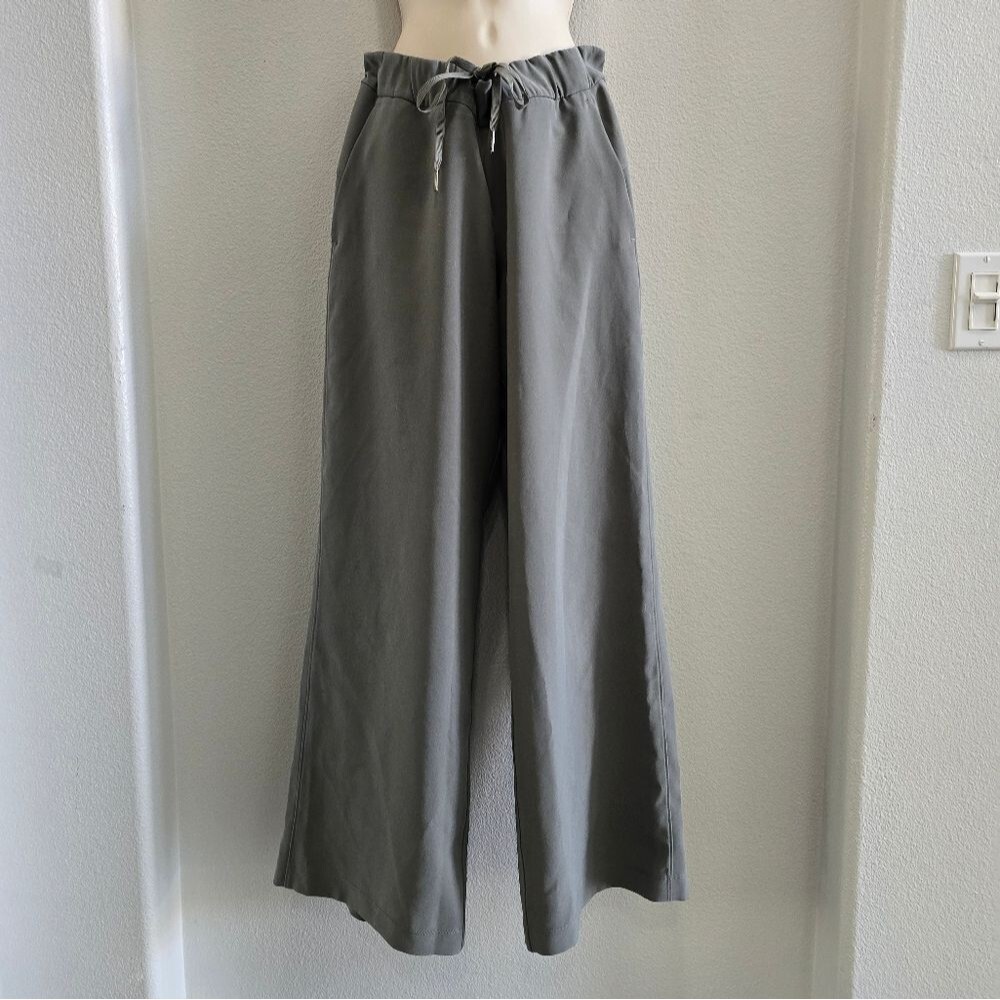 Lululemon sage wide leg pants, elastic with drawstring waist,pockets  size 6